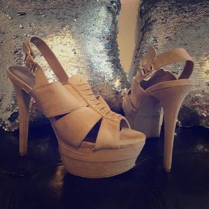 Women’s size 11 platform heels
